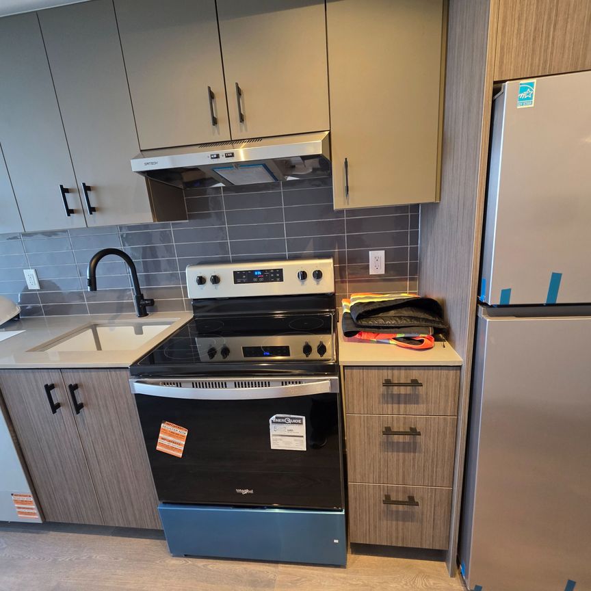 For Lease - 4878 Powers Common Unit# 335, Burlington, Ontario - Photo 1