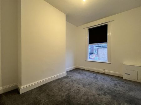 Victoria Road, Scarborough - Photo 3