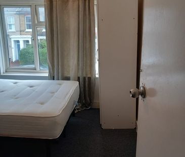 Room in a Shared House, Bensham Lane, CR7 - Photo 3