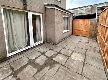 4 bedroom terraced house to rent - Photo 5