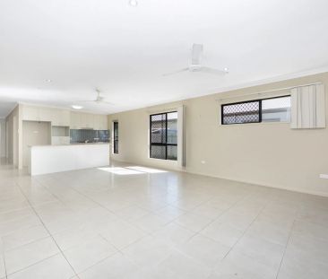 27 Sanctum Boulevard, Mount Low. - Photo 1