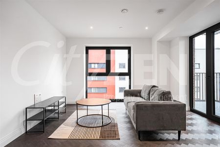 3 Eden Place, London - Photo 2