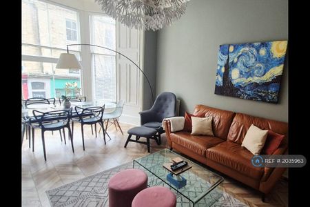 4 bedroom flat to rent - Photo 3