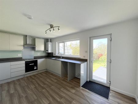 2 bedroom bungalow to rent - Photo 4