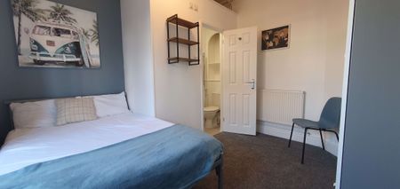 Lovely shared house, mostly medical profession! - Photo 2
