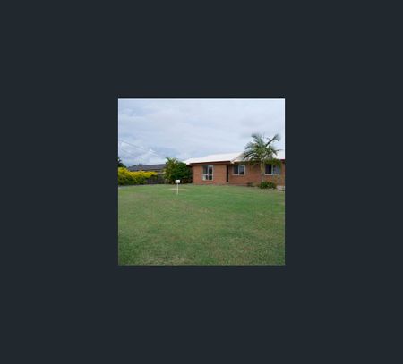 8 Hansen Street, Burnett Heads, Qld 4670 - Photo 2