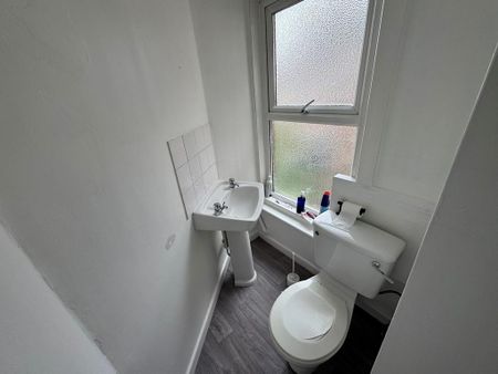 3 bedroom house share to rent - Photo 5