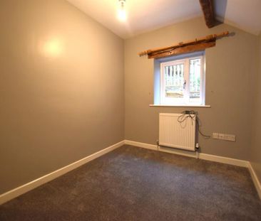 Elnor Lane, Whaley Bridge - Photo 3