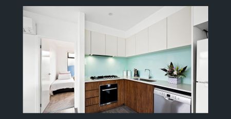 3 Bedroom Townhouse with Own Street Front and solar power - Photo 5