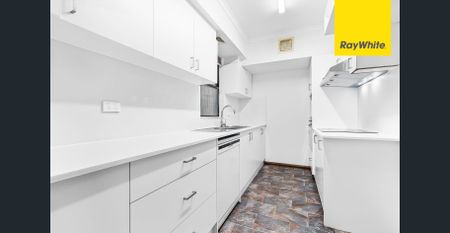 Freshly Painted Two Bedroom Townhouse - Photo 2