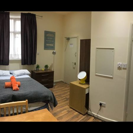Studio Flat, Willesden Green, NW6 - Photo 3