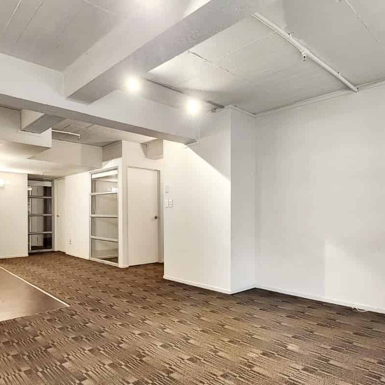 Welcome to Vespa - 20 Hanson Street - Photo 1