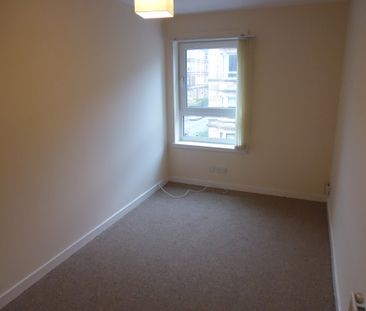 Whitehill Place, Glasgow, G31 2BB - Photo 4