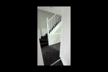 Room in a Shared House, Brendon Avenue, M40 - Photo 5