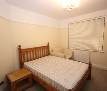 2 bedroom Semi-Detached Bungalow to let - Photo 4