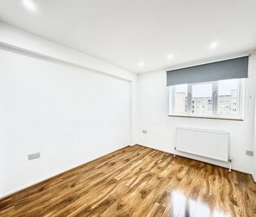 2 Bed Flat, Walden House, SW11 - Photo 2