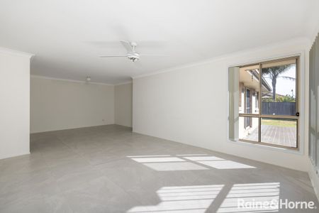 Beautiful Family Home - Photo 5