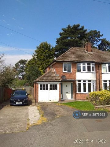 3 bedroom semi-detached house to rent - Photo 3
