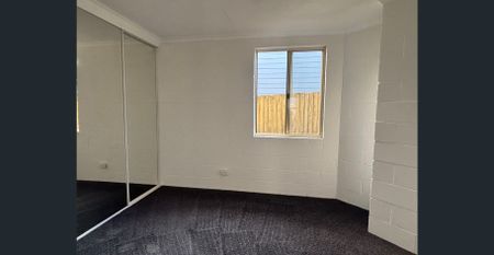 Bright & Spacious Beachside Home - Photo 4