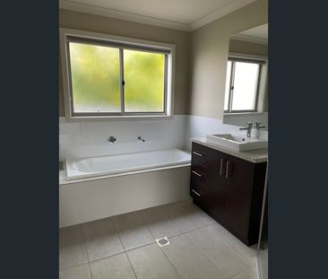 MODERN, PRIVATE AND WELL LOCATED! - Photo 5