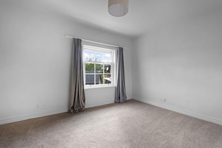 4 bedroom terraced house to rent - Photo 5