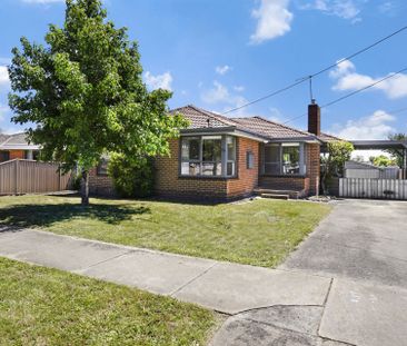28 Ivanhoe Street, Wendouree - Photo 2