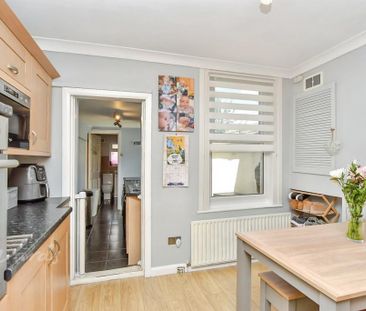 2 bedroom terraced house to rent - Photo 2