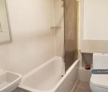 1 bedroom semi-detached house to rent - Photo 2