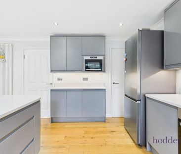 4 bedroom semi-detached house to rent - Photo 5
