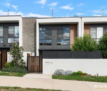 42 Bernard Heinze Avenue, Moncrieff ACT 2914 - Townhouse For Rent |... - Photo 5