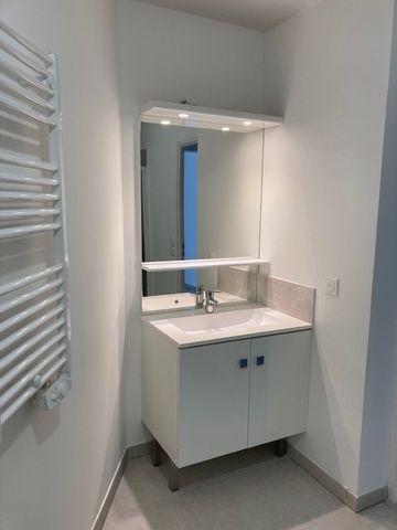 Location Appartement 2 pièces 48m² - Photo 5