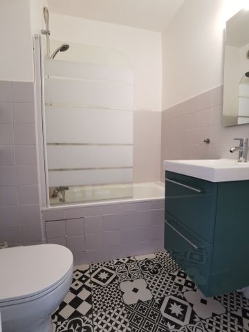 Location Appartement 1 pièce 20m² NIMES 30000 - Photo 4