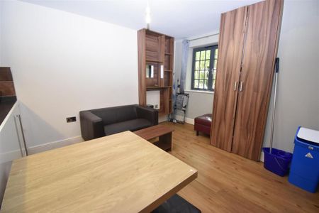 Studio to rent - Photo 3