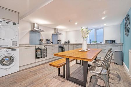 Mixed use to rent - Photo 2