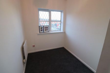 4 bedroom semi-detached house to rent - Photo 5