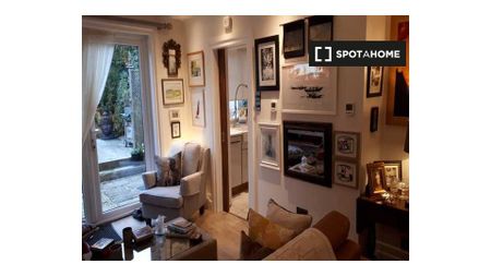 Room for rent in 2-bedroom house in Dublin - Photo 2