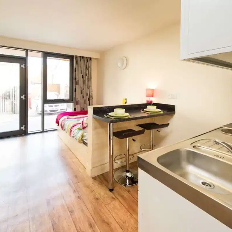 Bronze Studio - Photo 1