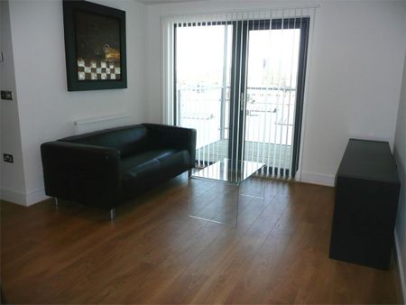 2 Bed Flat, Turner Street, E16 - Photo 2