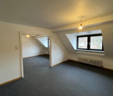 Renovierte Dachgeschosswohnung mit Gartenblick - Photo 1