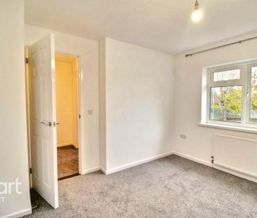 3 bedroom end of terrace house to rent - Photo 3