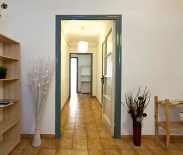 Room in a shared 10-bedroom apartment for rent in El Putget i Farró... - Photo 1