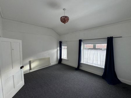2 Bed Terraced House, Hinderton Road, CH41 - Photo 4