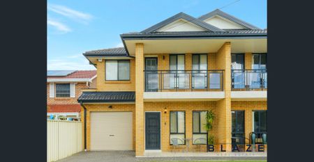 Stylish, spacious, and ready to move in Duplex! - Photo 4