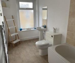 2 bedroom private hall to rent - Photo 6