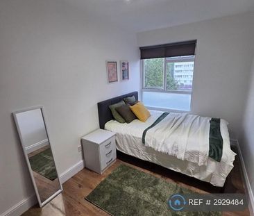 1 bedroom in a flat share to rent - Photo 1