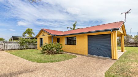 11 Saxby Crescent, Mount Louisa - Photo 4