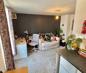 Kingston Court, Taunton - Photo 5