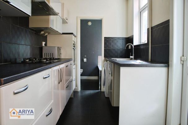 3 bedroom terraced house to rent - Photo 1