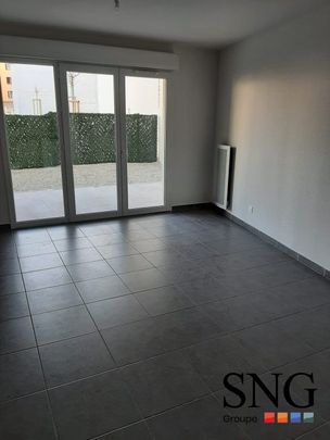 T3 AVEC TERRASSE ET JARDIN + PARKING - Photo 1