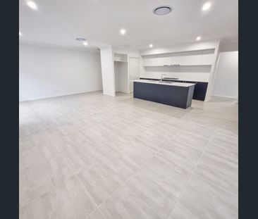 Brand New Executive Residence - discounted rent until landscaping i... - Photo 2